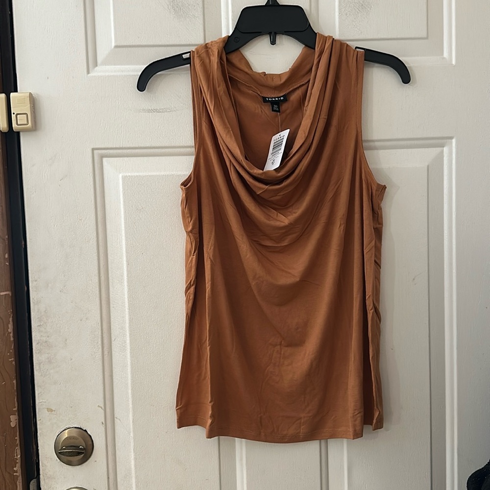 TORRID Studio Tissue Jersey Drape Neck Tank: LION: NEW WITH TAGS: SIZE 00 (M/L)